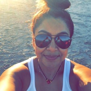 Meet your Posher, Claudia